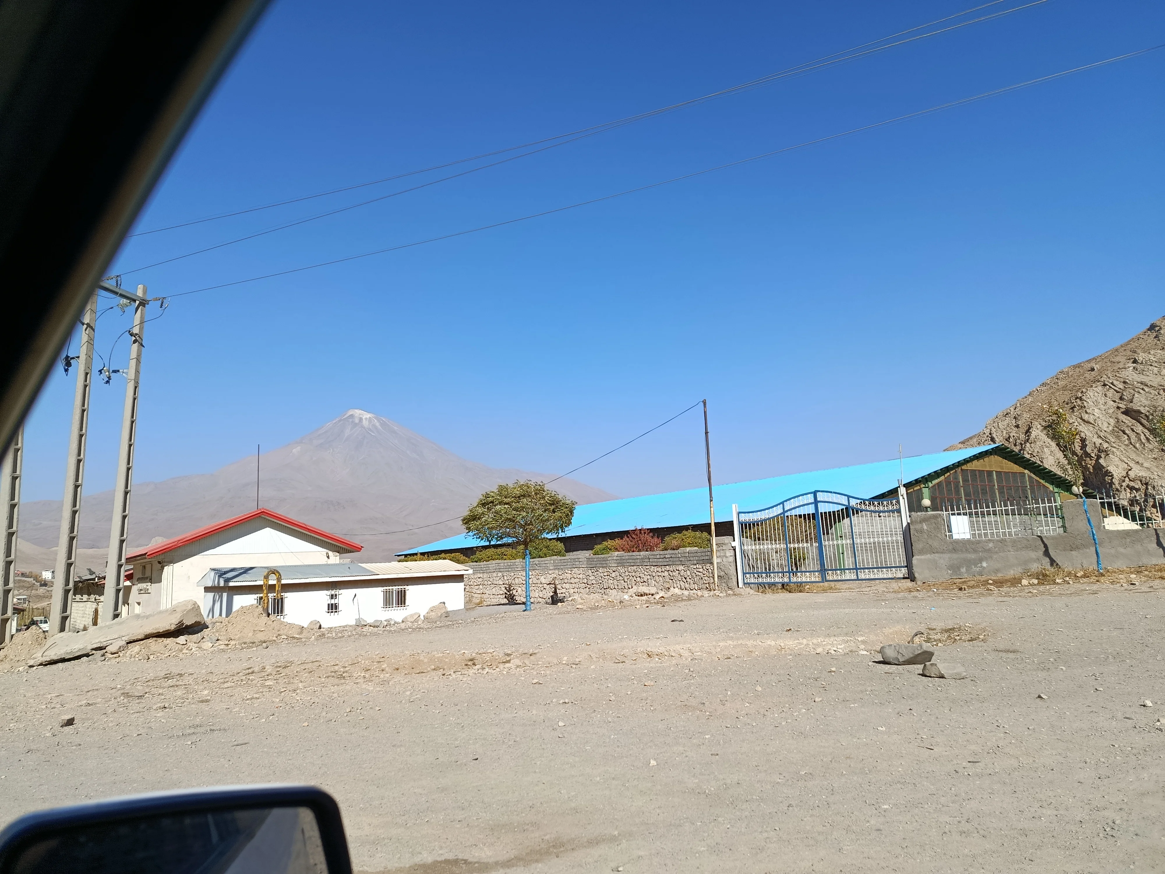 دماوند بی برف؛ وسط پاییز 1404